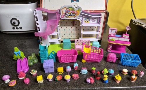 Shopkins playset with figures - shopkins,